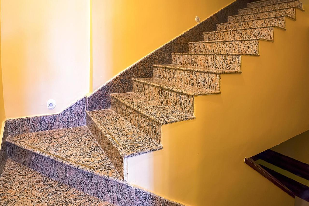Fabhotel Quest - Nr Quest Mall Колката Екстериор снимка