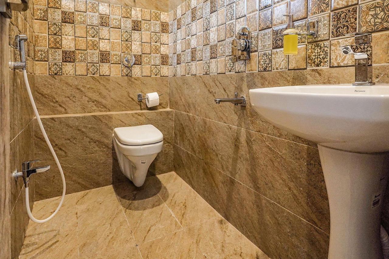 Fabhotel Quest - Nr Quest Mall Колката Екстериор снимка